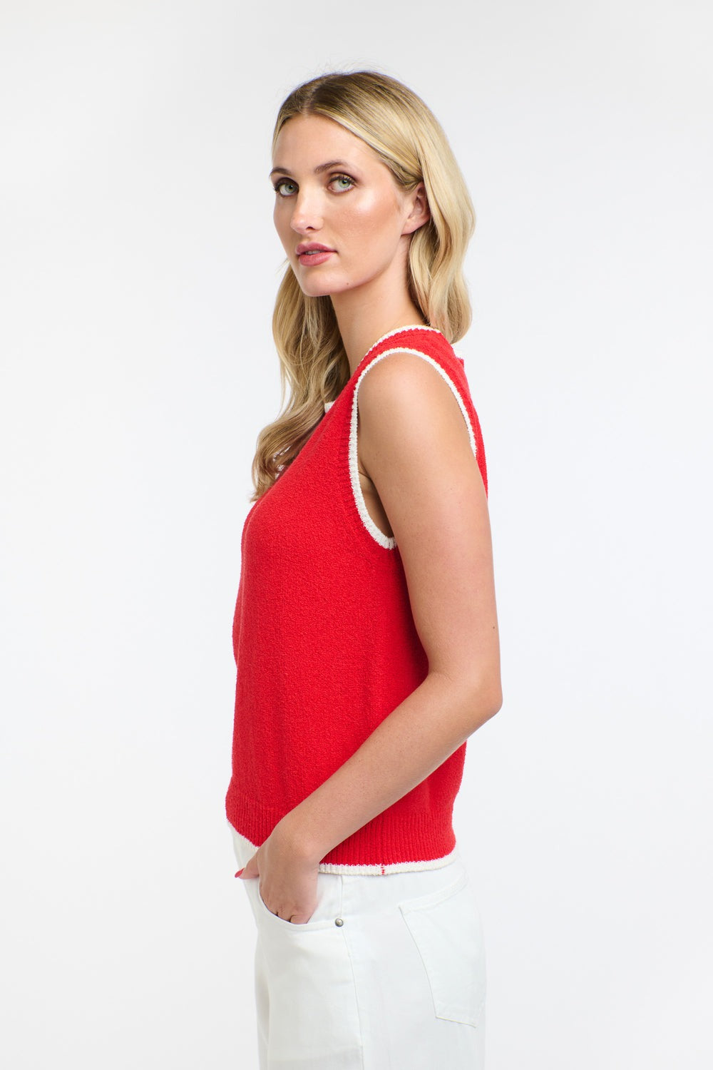 Baker Boucle Vest | Red